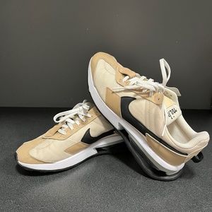 Nike Men’s size 9 sneakers